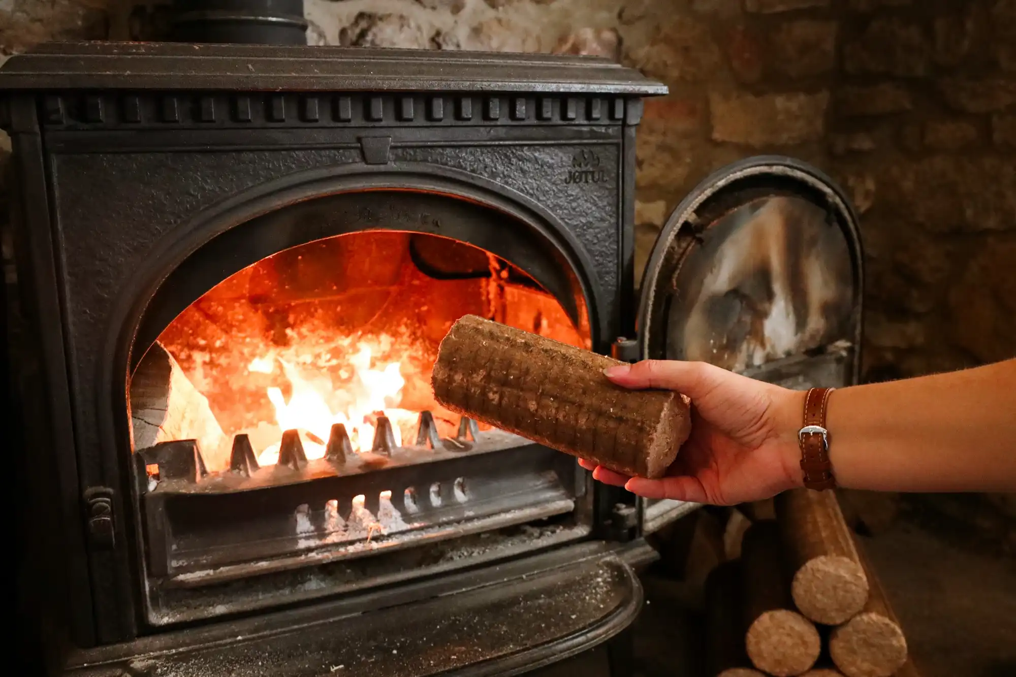 Discover the Cosy, Clean Power of Briquettes: How to Use them in Your Wood Burner